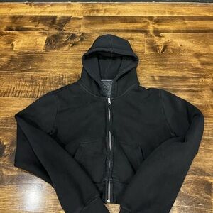 Brandy Melville cropped zip up (BLACK)